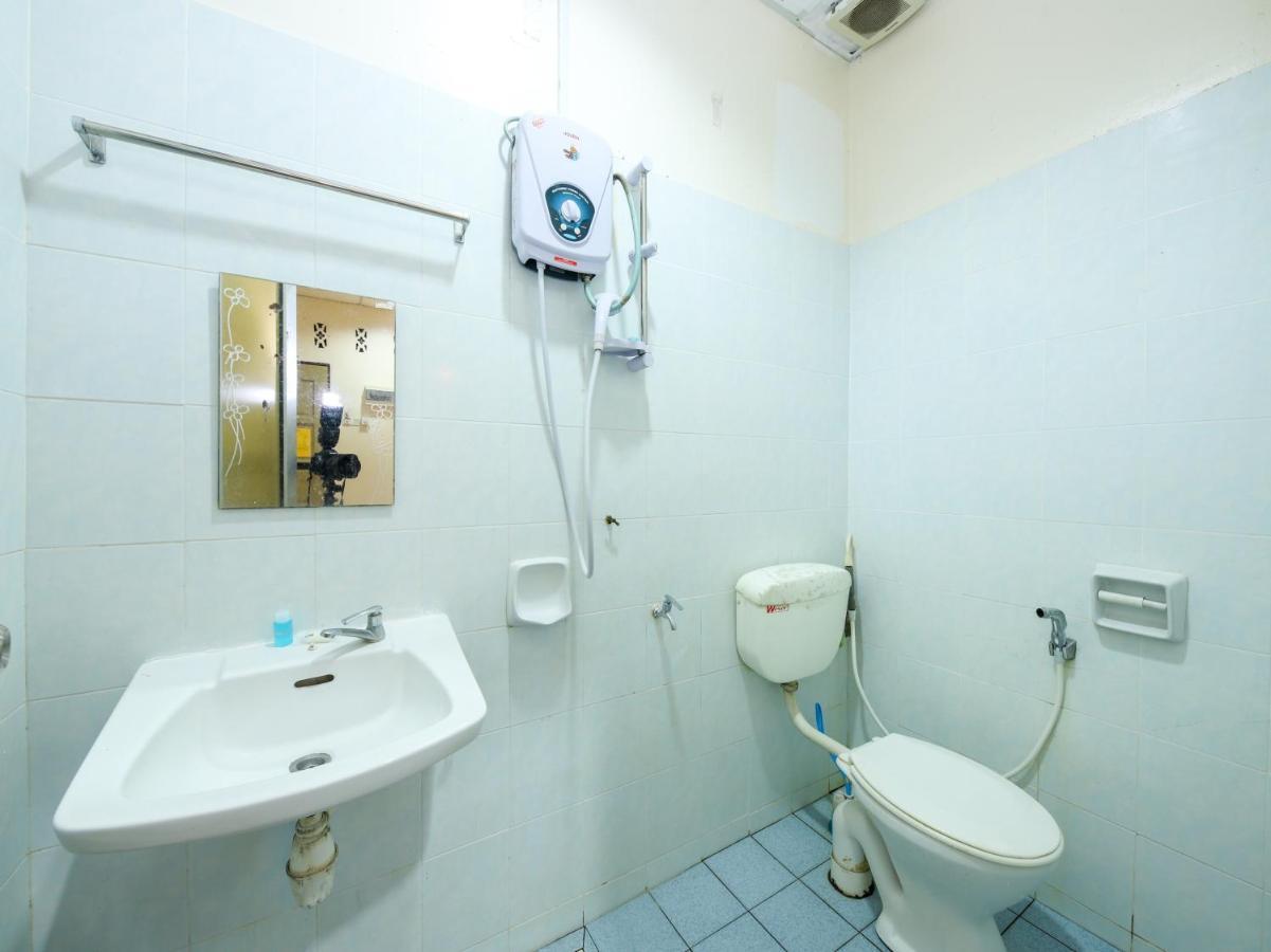 Oyo 89763 Bluewater Hotell Mersing Exteriör bild